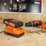 (obrázek pro) POWDP90620 - Nabíječka 20V/40V 2.0A plus Baterie 20V LI-ION 2,